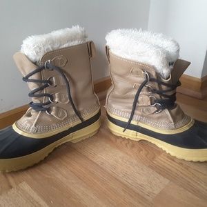 Sorel women's  boots sz 8